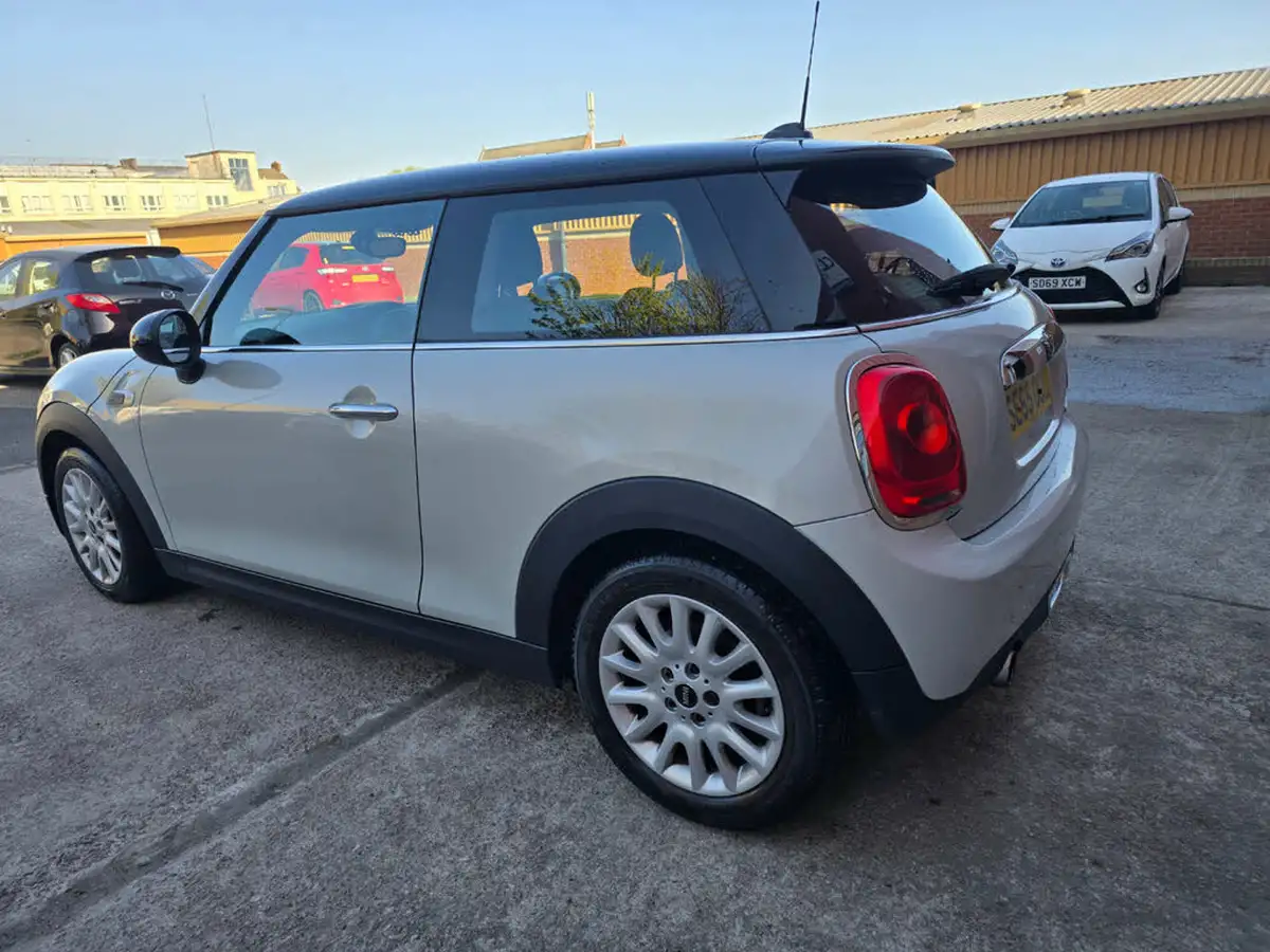 2016-mini-cooper-15-cooper-ss-hatchback-3d-big-31