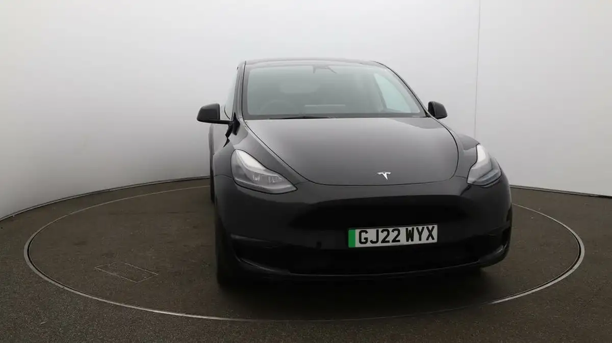 2022-tesla-model-y-e-long-range-big-31