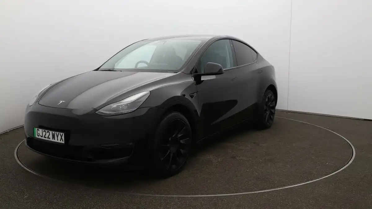 2022-tesla-model-y-e-long-range-big-27