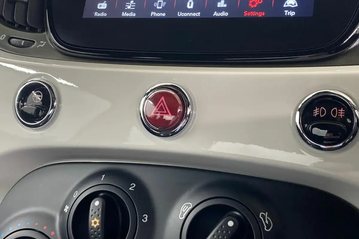 2024-fiat-500-10-big-24