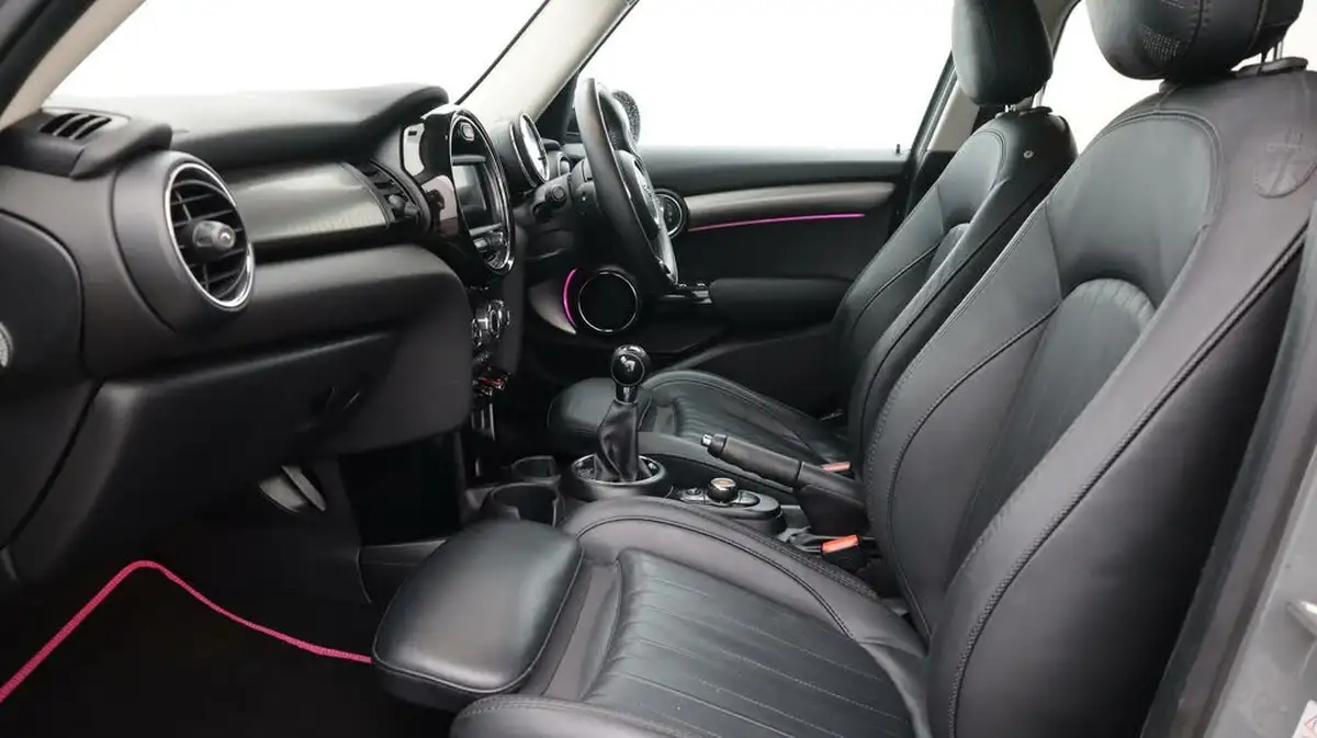 2020-mini-cooper-15-cooper-exclusive-hatchback-5d-big-14