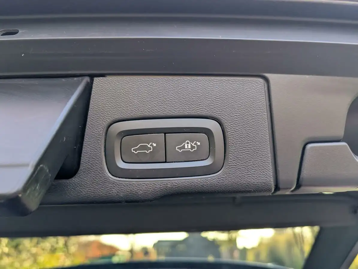 2021-volvo-xc60-20-t8-inscription-pro-390bhp-big-26