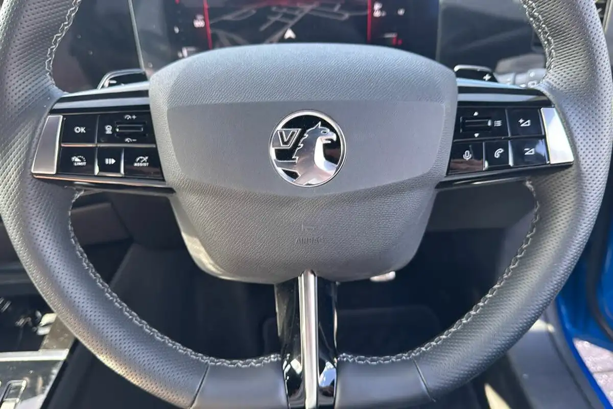 2023-vauxhall-astra-12-turbo-gs-sport-tourer-auto-big-19