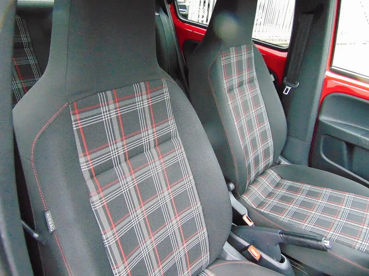 2019-volkswagen-up-10-gti-5d-big-14