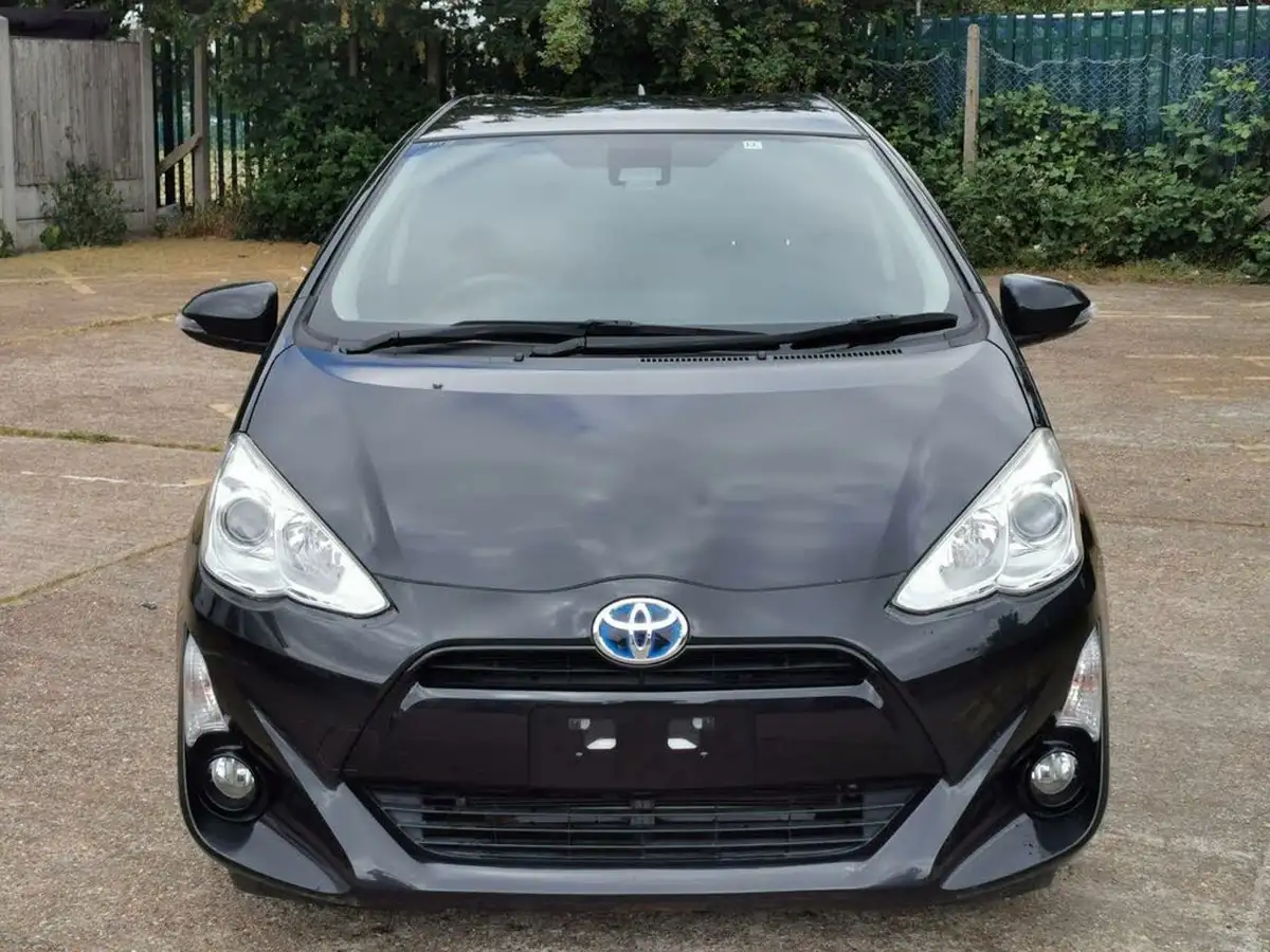 2016-toyota-aqua-15-hybrid-vvt-i-cvt-big-1