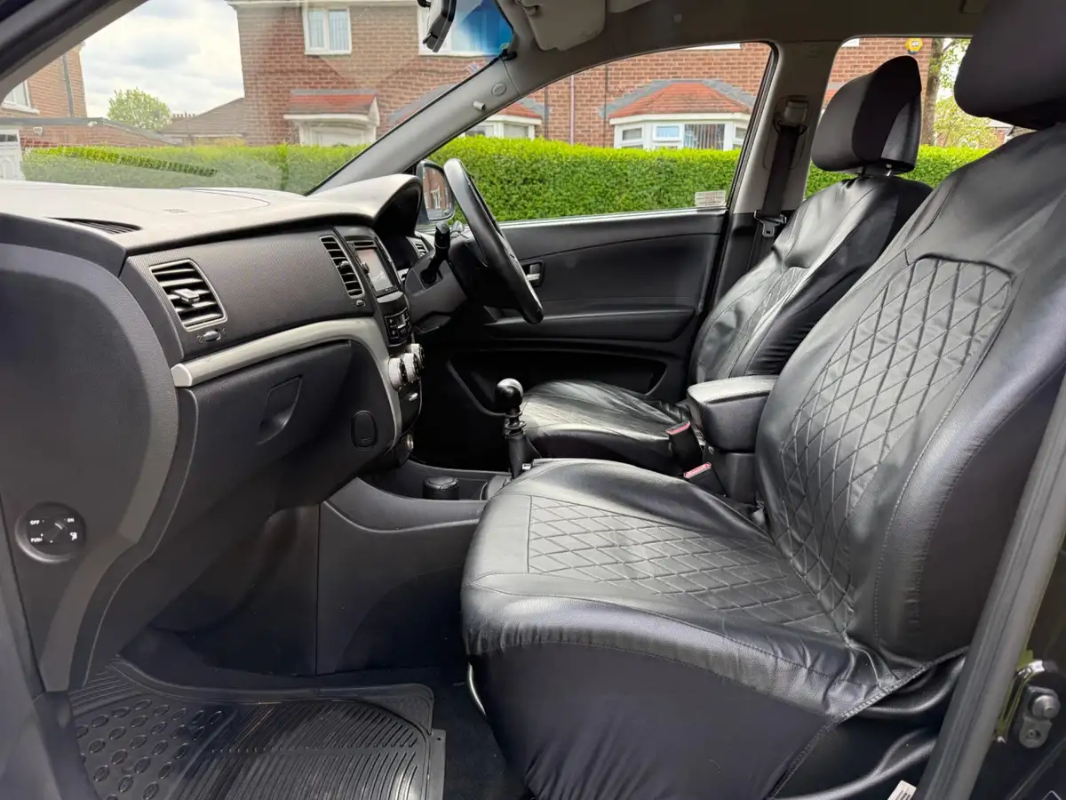 2012-ssangyong-korando-big-53