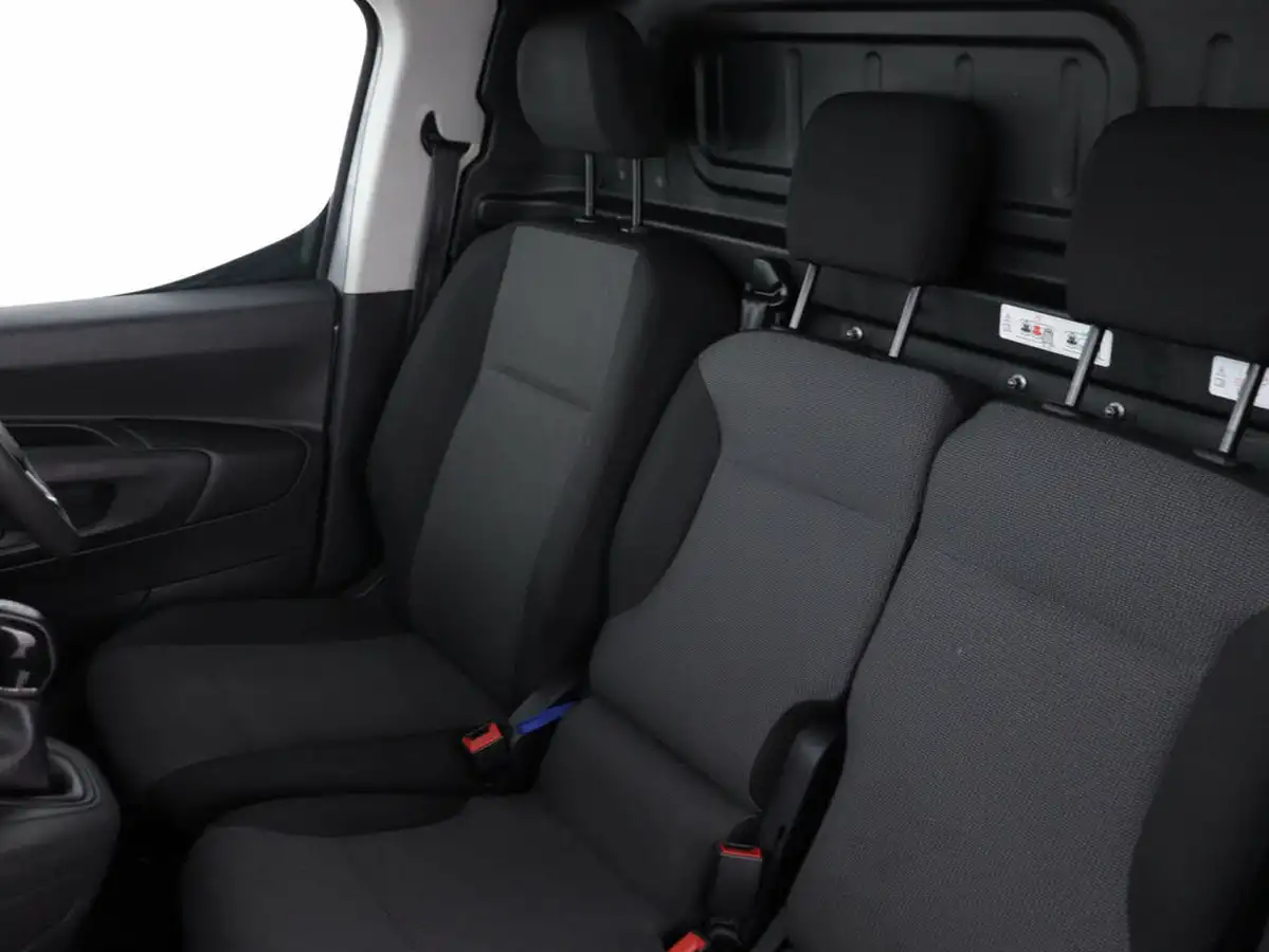 2021-vauxhall-combo-15cdti-griffin-2000-big-35