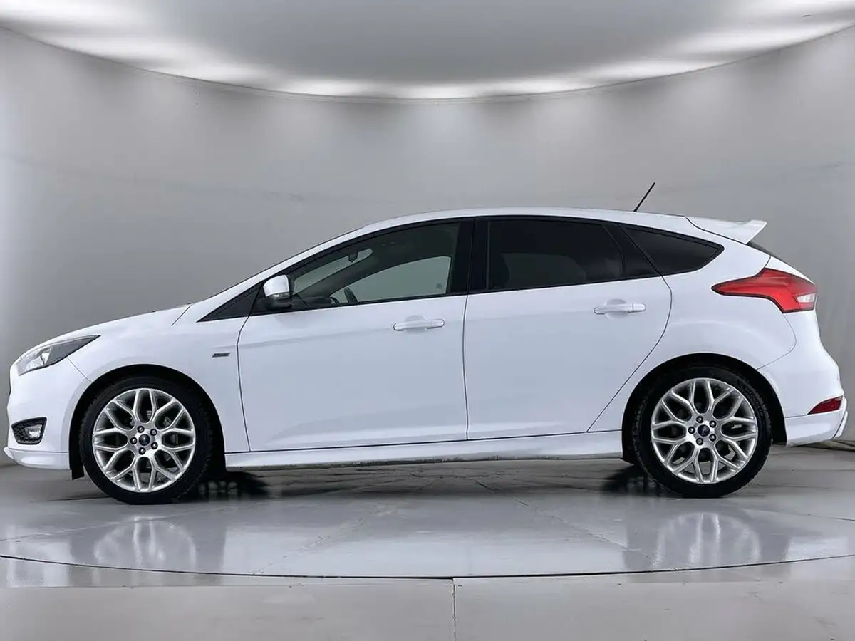2018-ford-focus-10t-st-line-140ps-hatchback-big-71