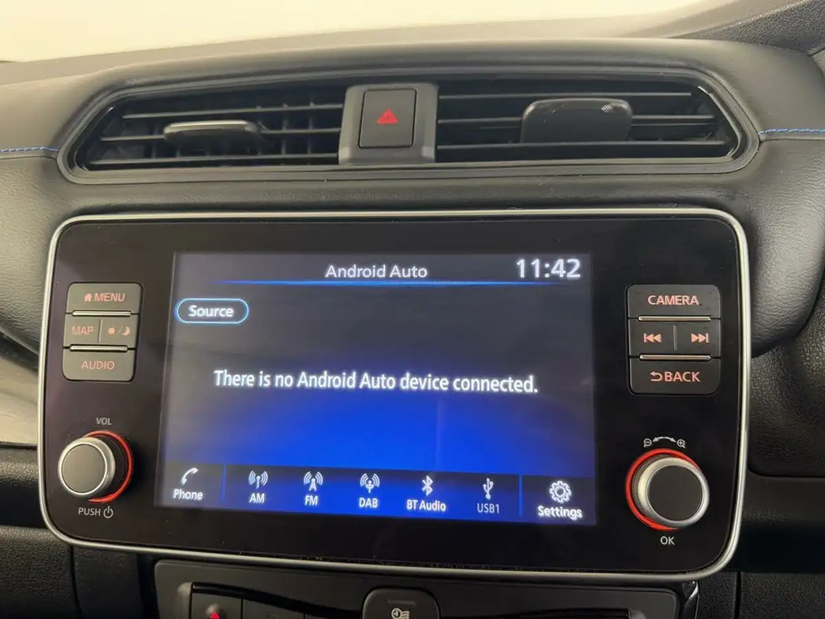 2023-nissan-leaf-e-tekna-39kwh-big-36