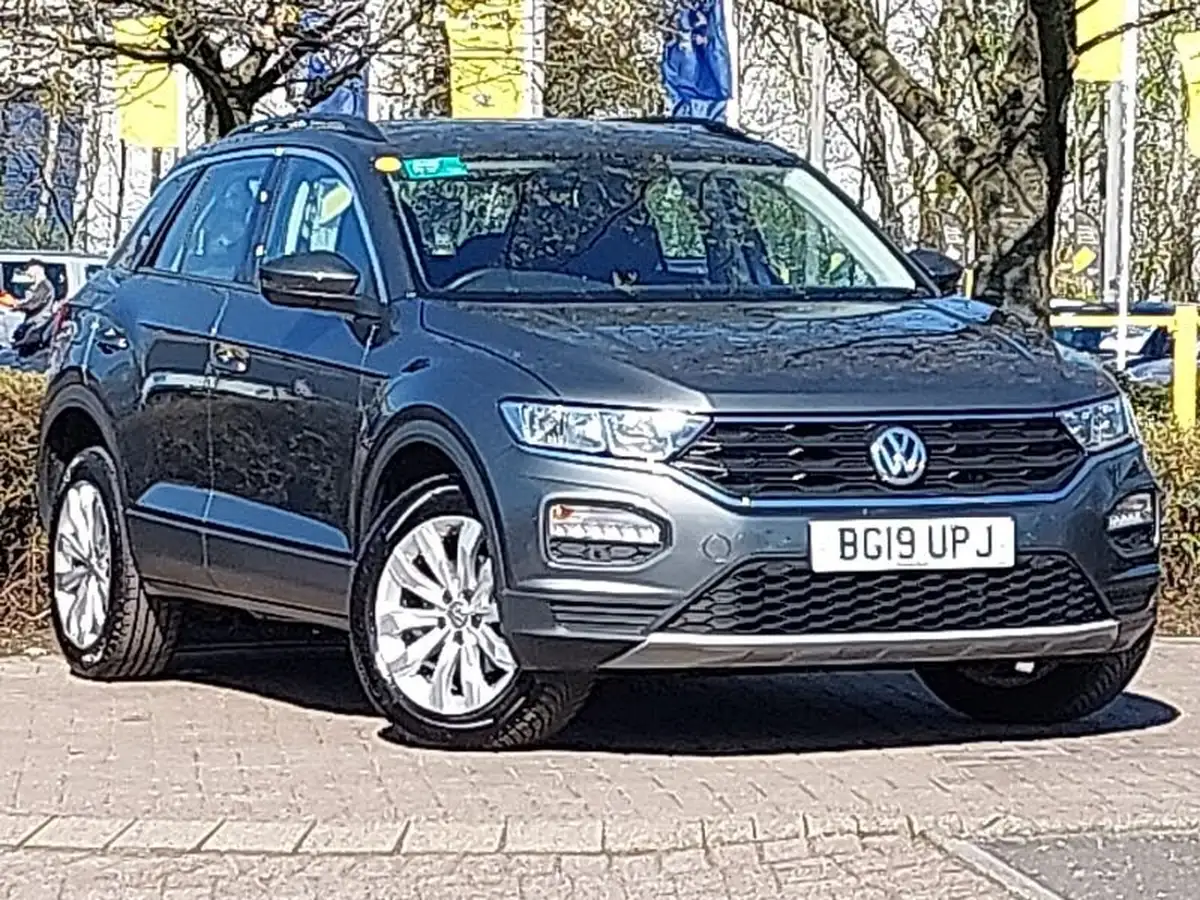 2019-volkswagen-t-roc-10-tsi-se-big-0