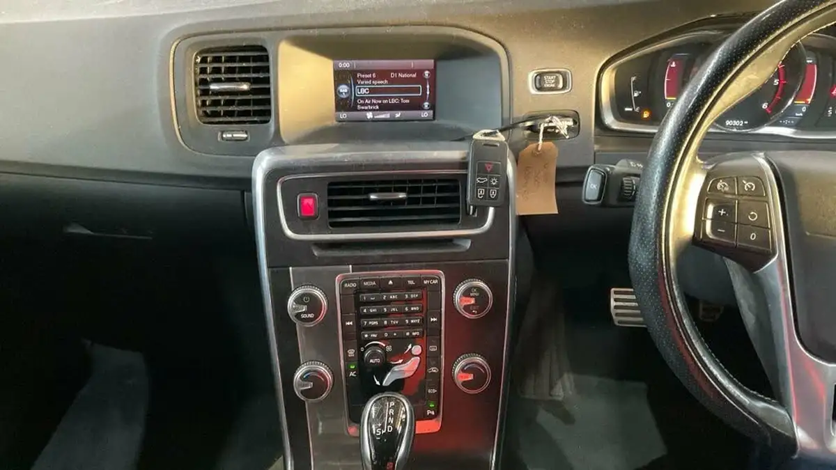 2014-volvo-s60-20td-d4-r-design-lux-181bhp-1969cc-geartronic-big-8