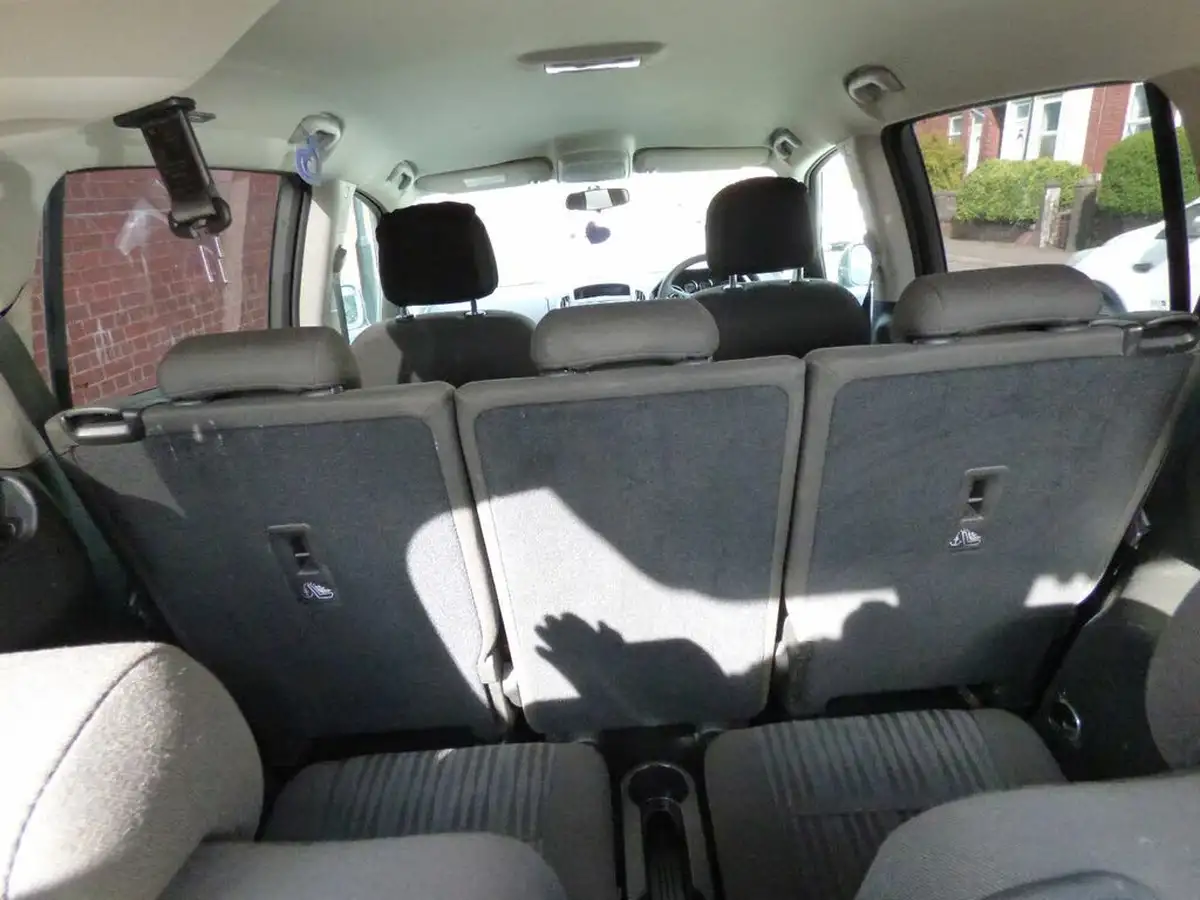 2015-vauxhall-zafira-tourer-14i-16v-turbo-exclusiv-big-17