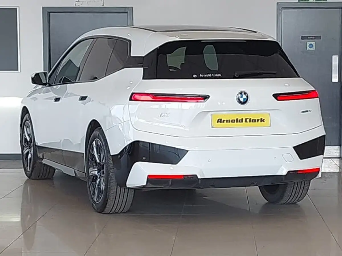 2024-bmw-ix-e-xdrive-40-m-sport-big-1