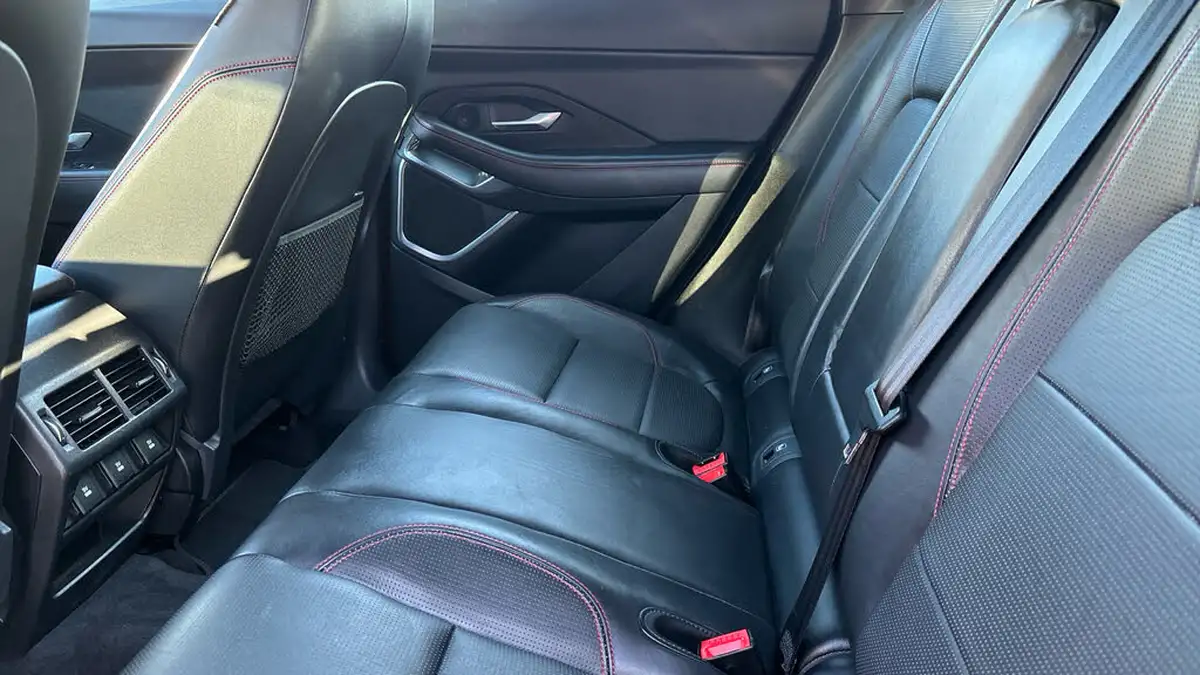 2018-jaguar-e-pace-20-i4-se-300ps-ss-big-13