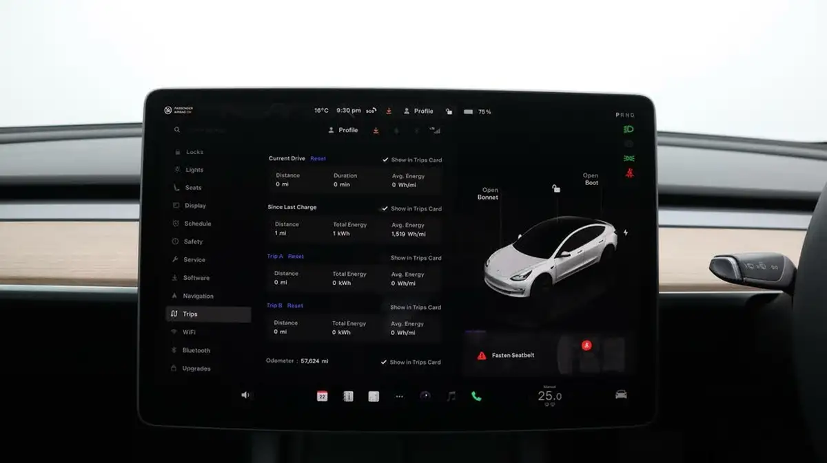 2022-tesla-model-3-e-long-range-big-10