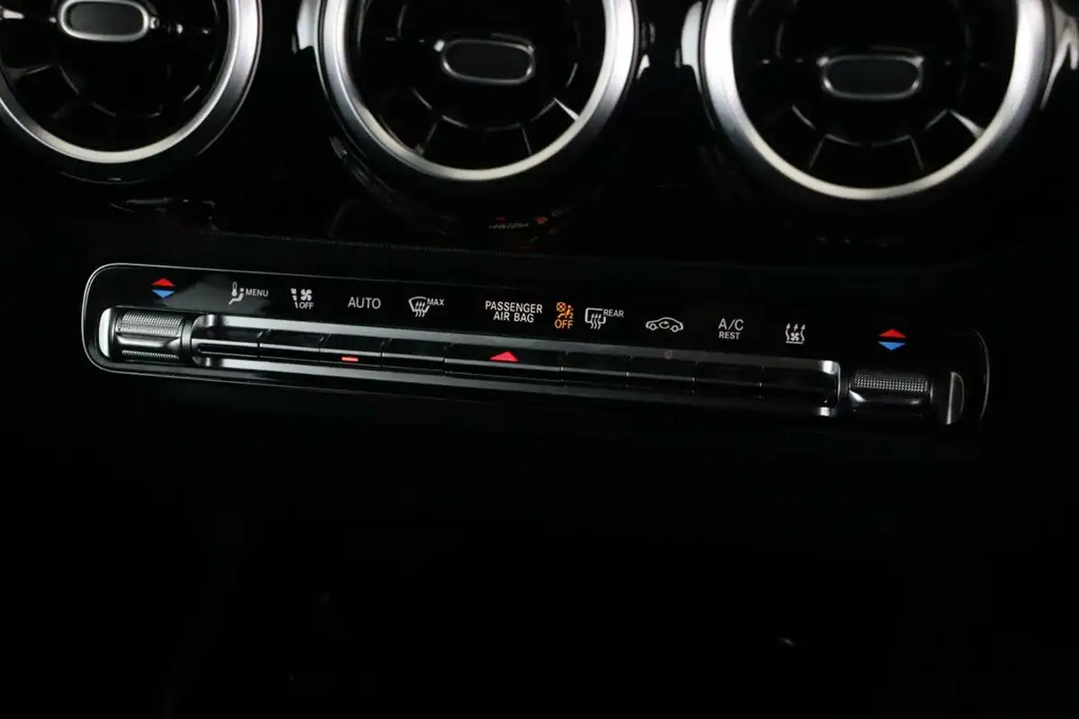 2021-mercedes-benz-b-class-13-b250e-amg-line-executive-big-22