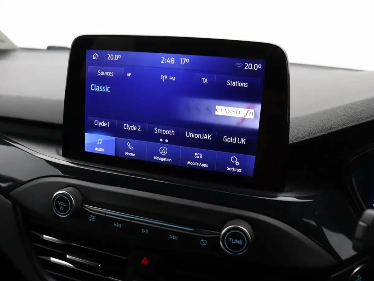 2020-ford-focus-15-st-line-x-estate-big-15