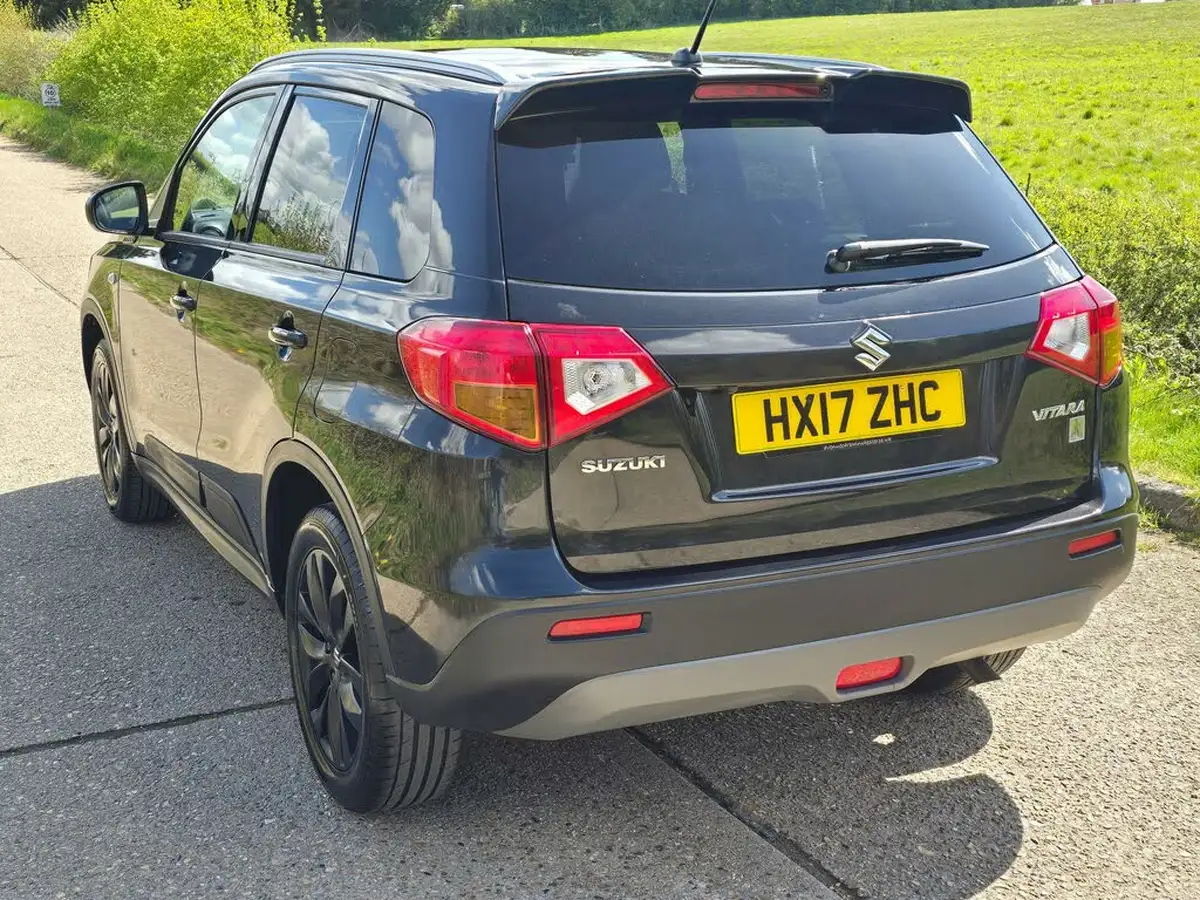 2017-suzuki-vitara-16-kuro-big-15