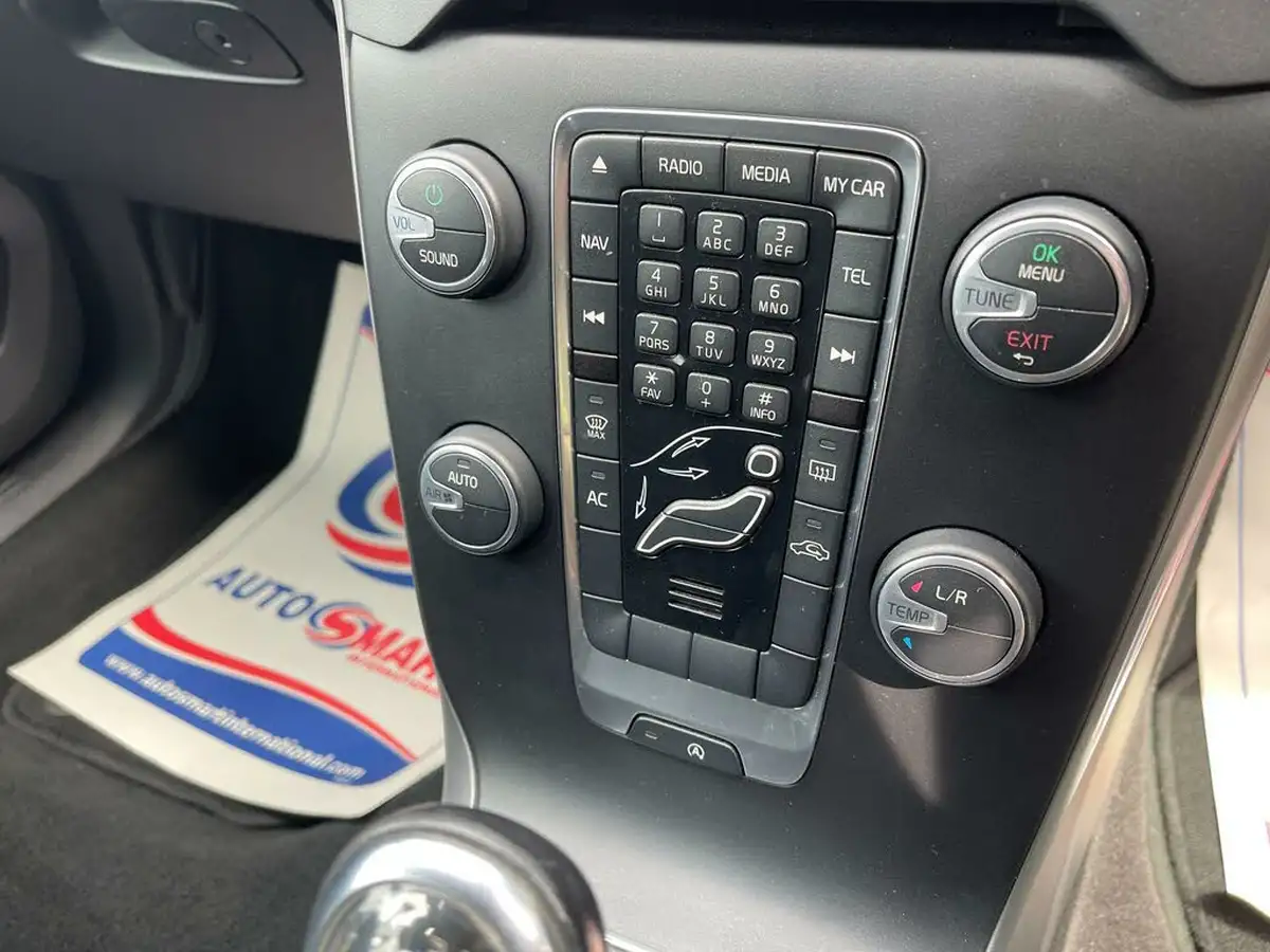 2014-volvo-v40-20td-d3-es-nav-big-10
