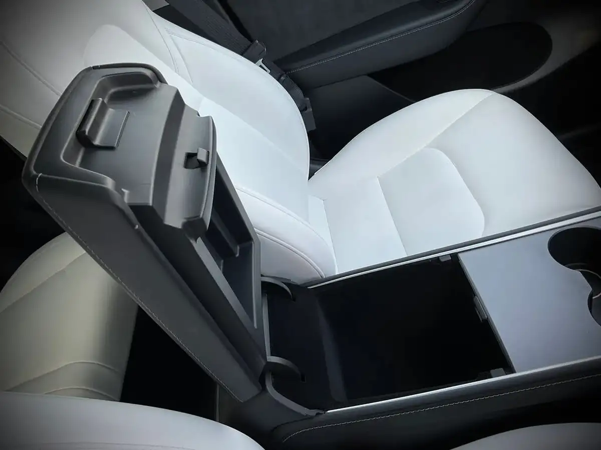 2022-tesla-model-y-e-long-range-big-27