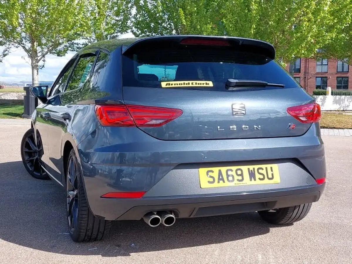 2019-seat-leon-15-tsi-evo-fr-black-edition-150ps-hatchback-dsg-big-1