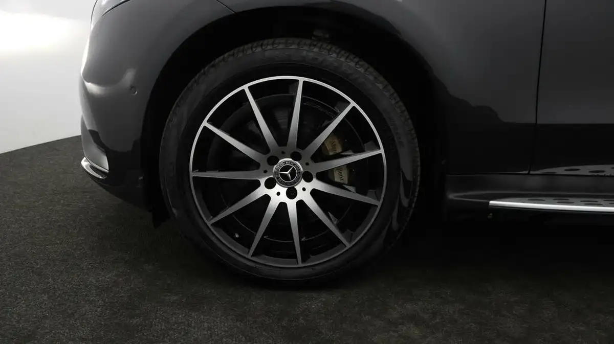 2022-mercedes-benz-eqc-e-eqc-400-amg-line-big-17