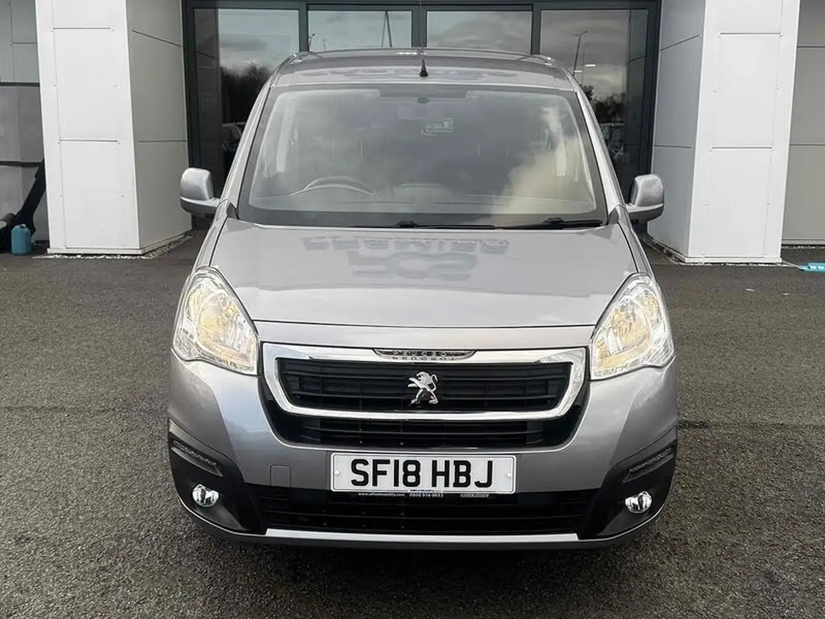 2018-peugeot-partner-big-35