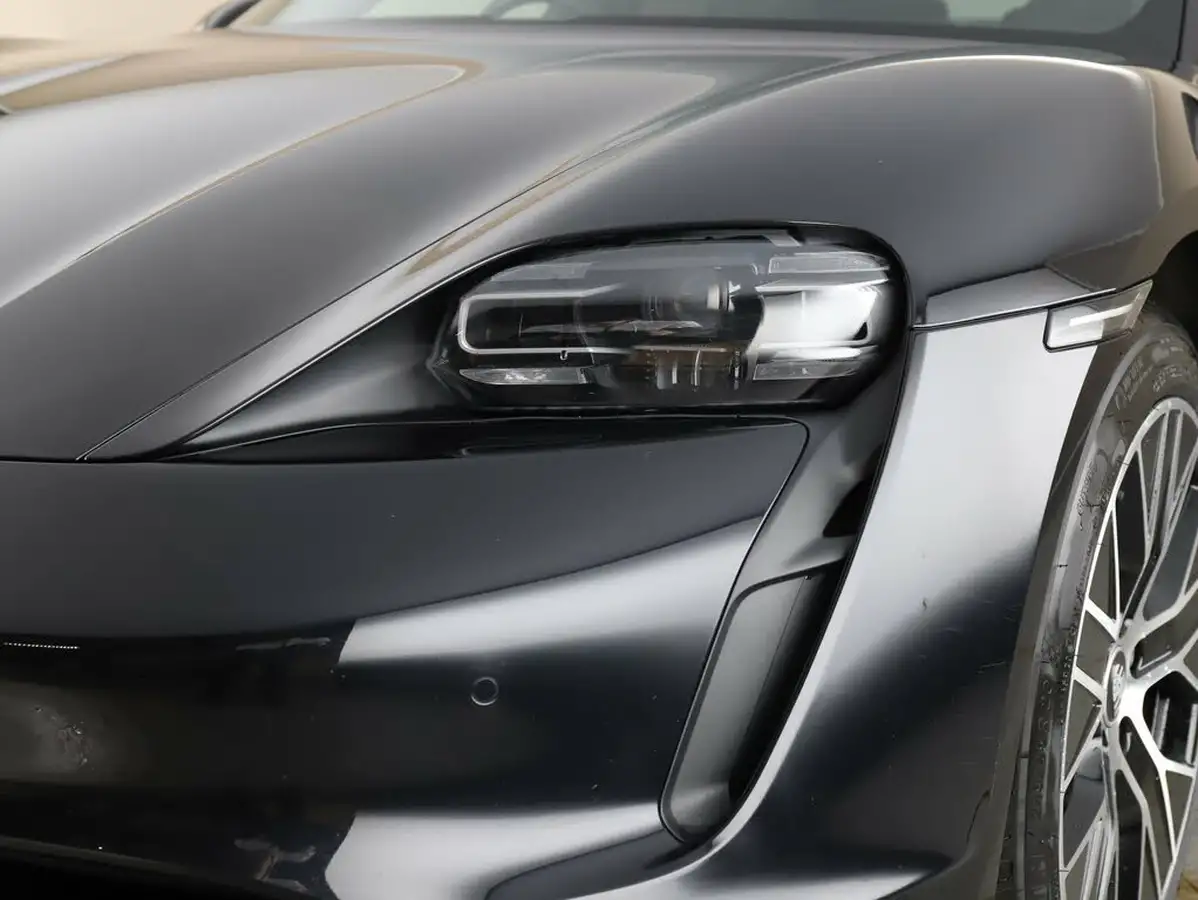 2021-porsche-taycan-e-4s-571ps-performance-battery-plus-big-12