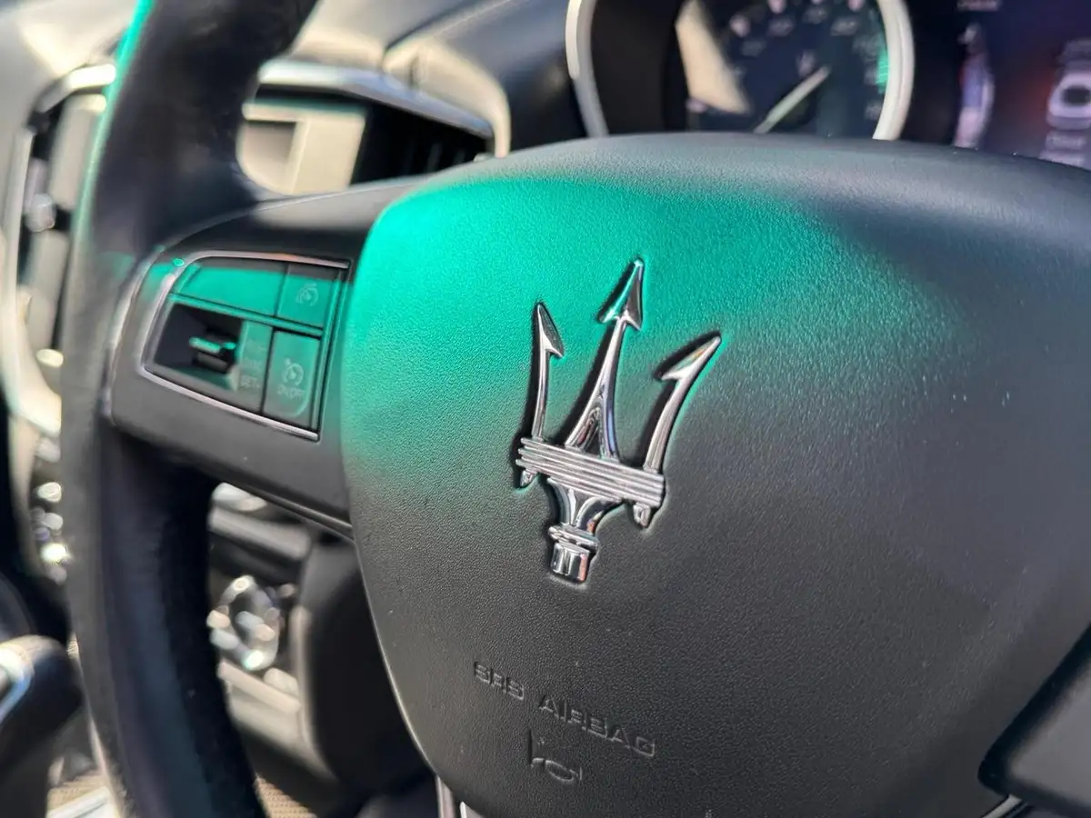2015-maserati-ghibli-30-s-big-38