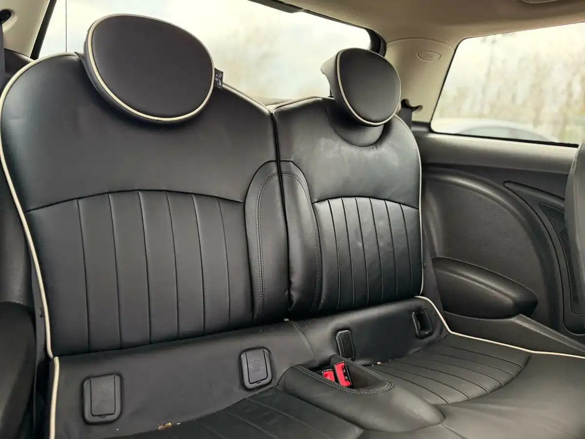 2011-mini-cooper-16-cooper-s-hatchback-3d-big-18