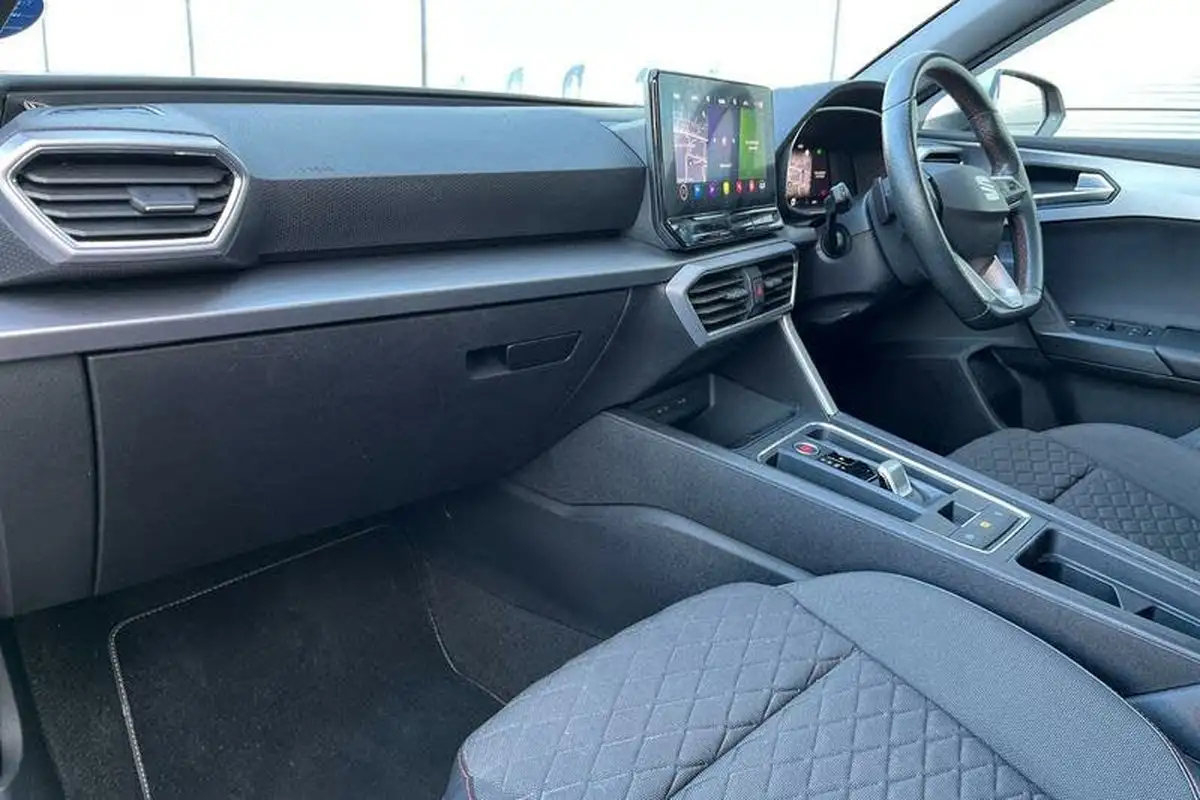 2020-seat-leon-15-etsi-fr-first-edition-hatchback-big-17