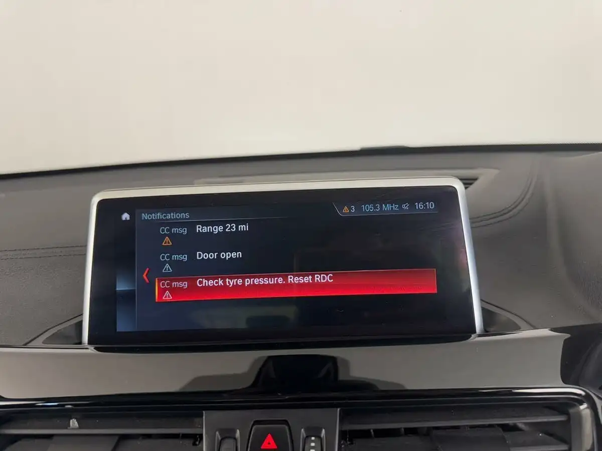 2019-bmw-x1-20-sdrive-20i-xline-sdrive-20i-big-48