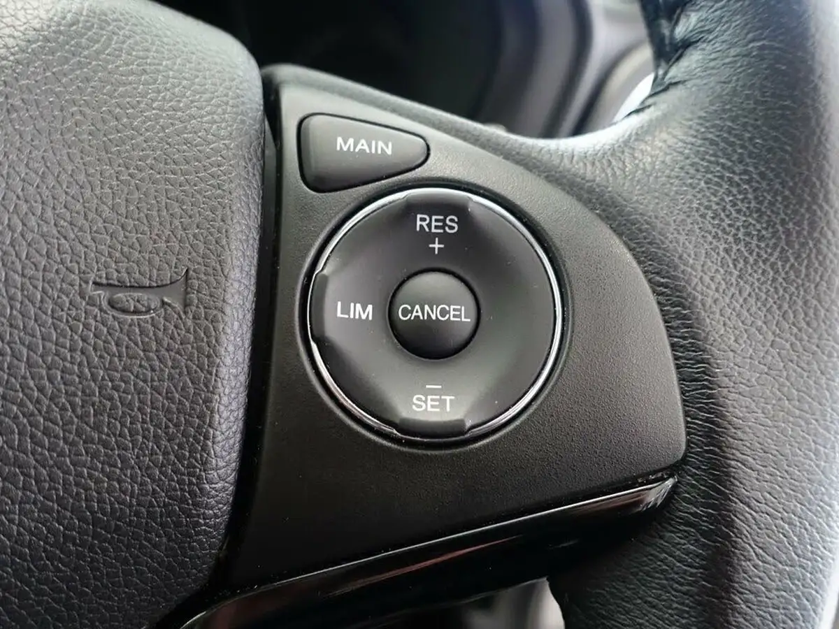 2020-honda-hr-v-15-i-vtec-se-cvt-big-18