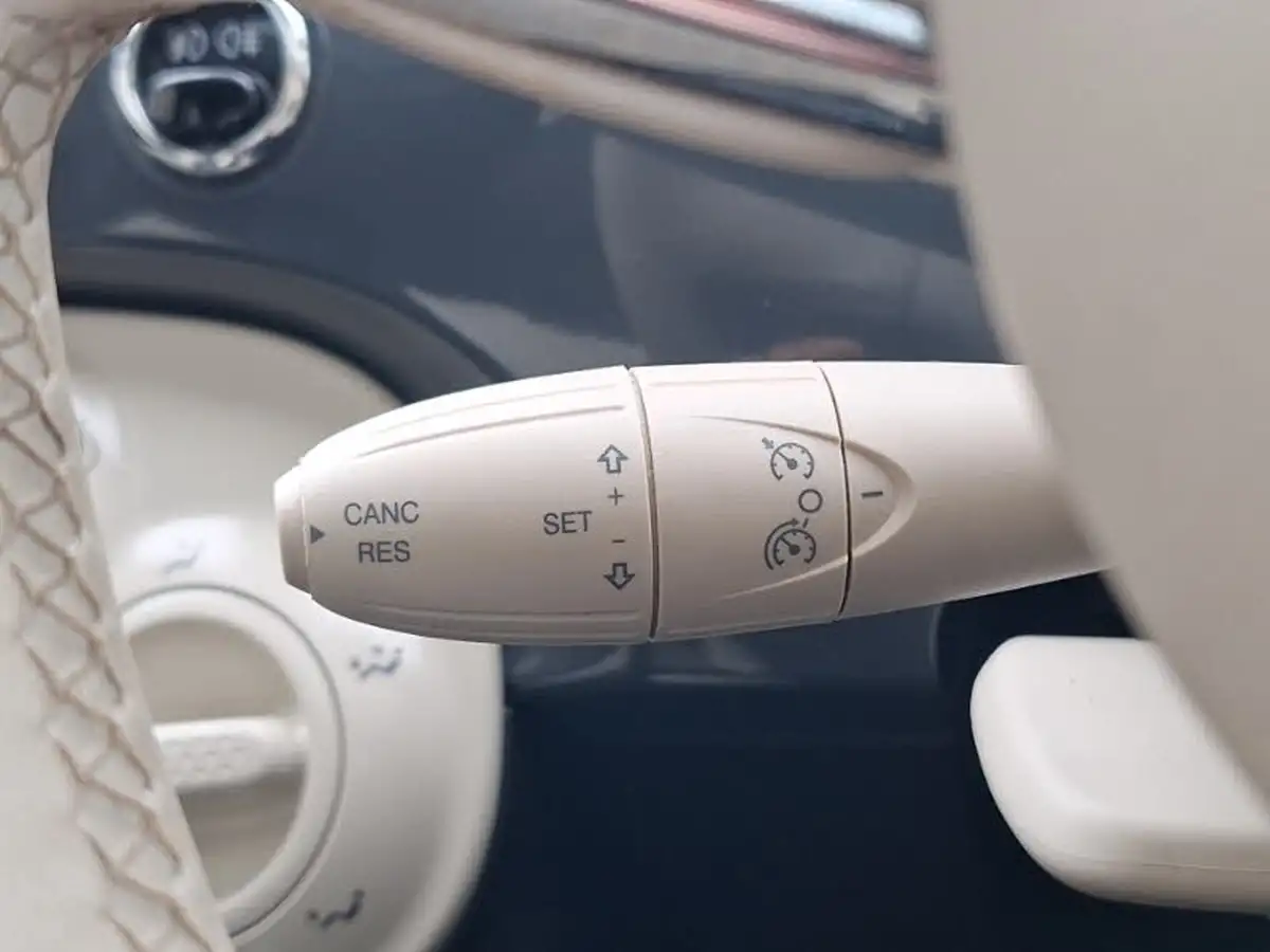 2022-fiat-500-10-dolcevita-big-15