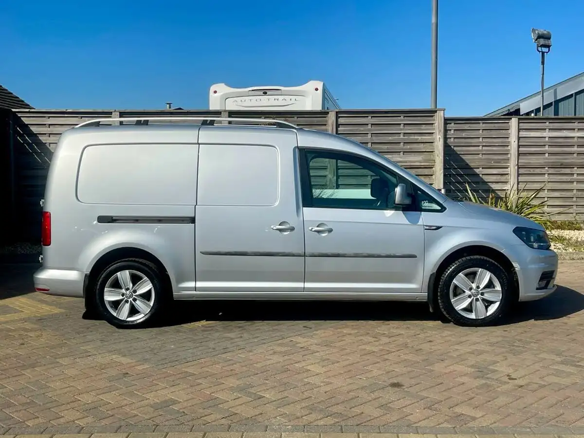 2017-volkswagen-caddy-maxi-20tdi-c20-maxi-highline-bmt-150pseu6-dsg-big-2