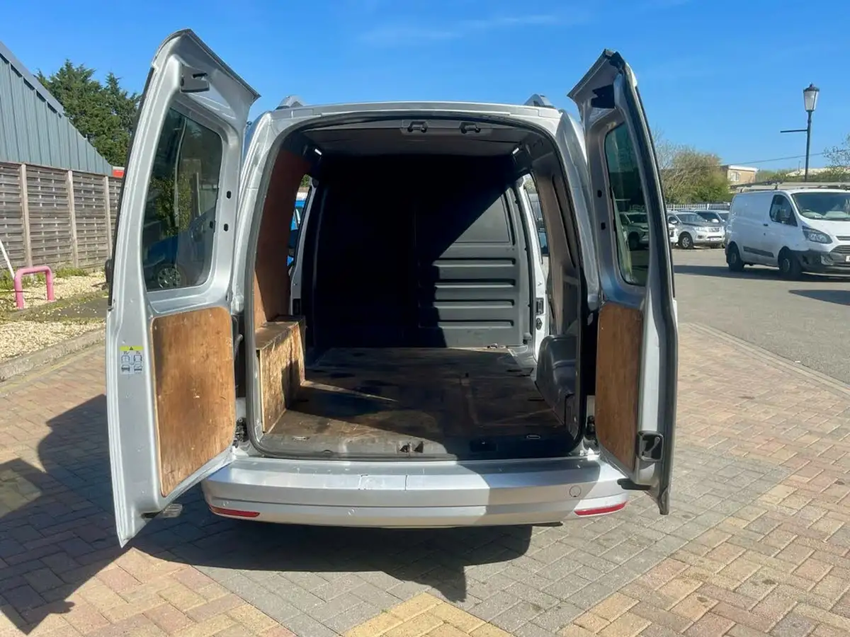 2017-volkswagen-caddy-maxi-20tdi-c20-maxi-highline-bmt-150pseu6-dsg-big-42