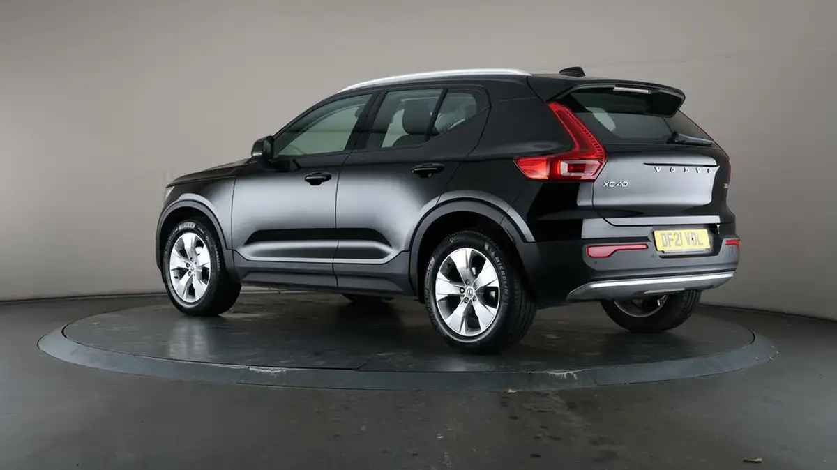 2021-volvo-xc40-15-t3-momentum-161bhp-auto-big-5
