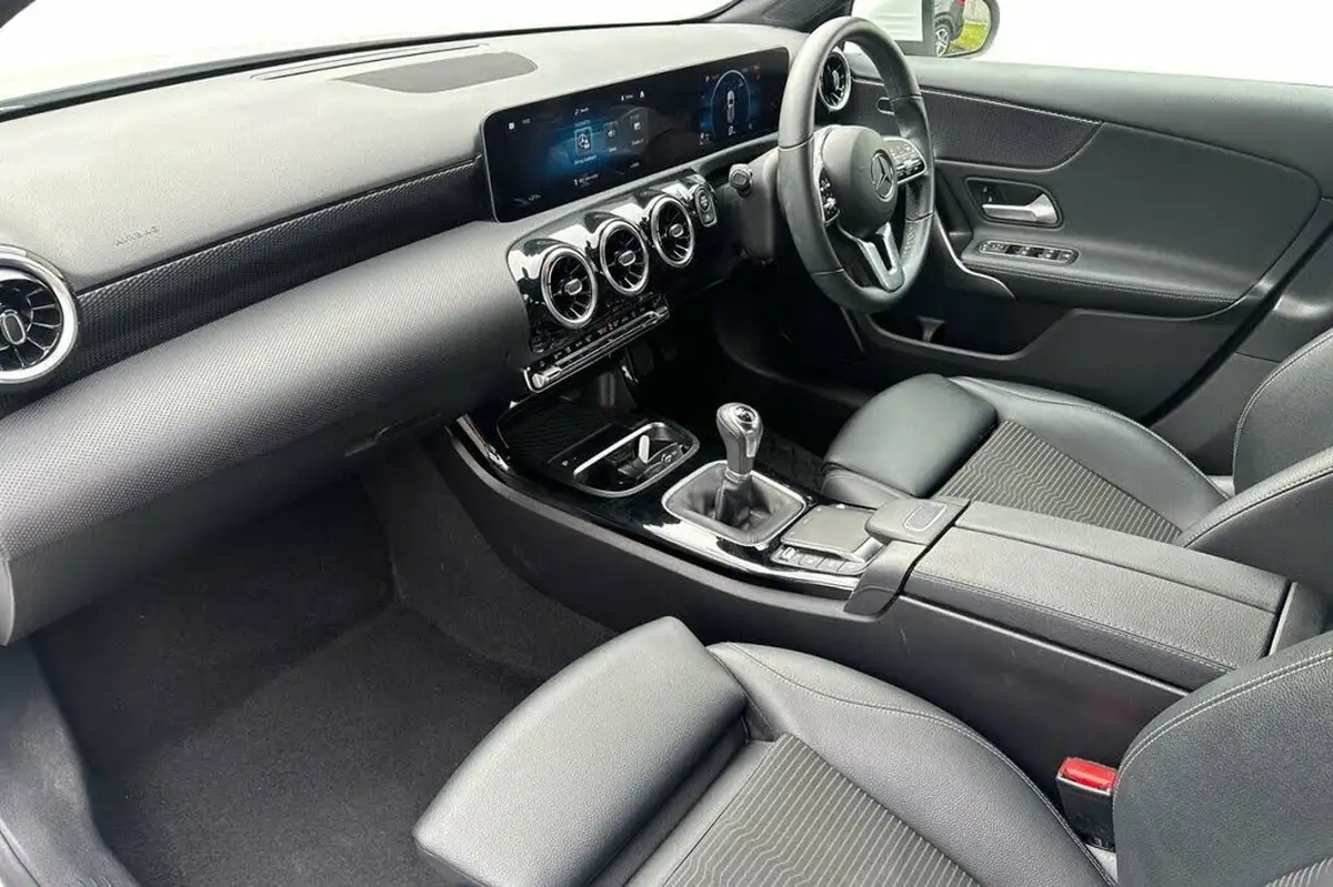 2020-mercedes-benz-a-class-15d-a180d-sport-executive-hatchback-5d-big-8