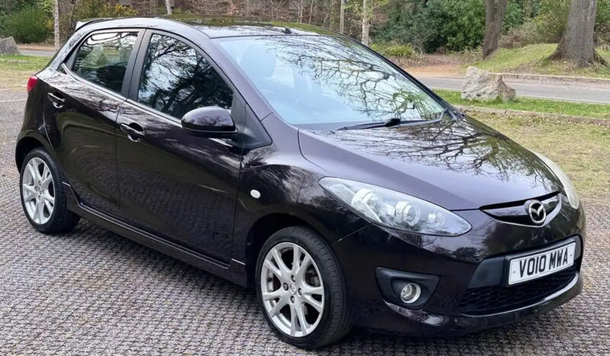 2010-mazda-mazda2-13-tamura-5d-big-5