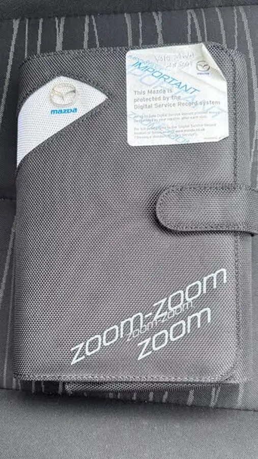 2010-mazda-mazda2-13-tamura-5d-big-28