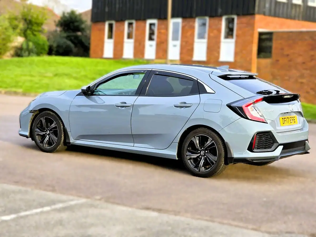 2017-honda-civic-10-vtec-turbo-sr-cvt-big-15