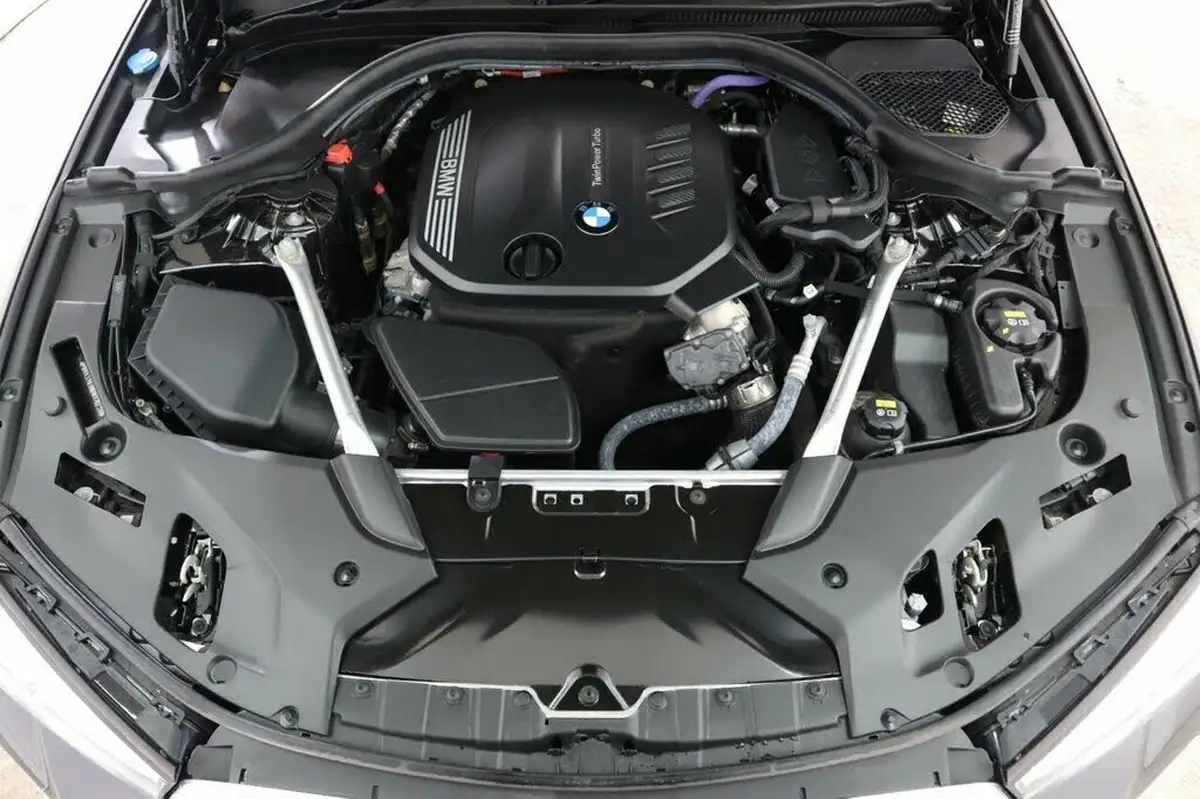 2022-bmw-5-series-20td-520d-m-sport-mht-saloon-4d-big-25