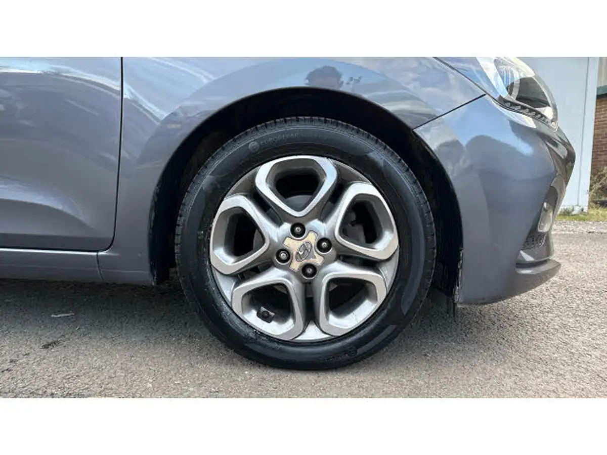 2020-hyundai-i20-12-play-big-6