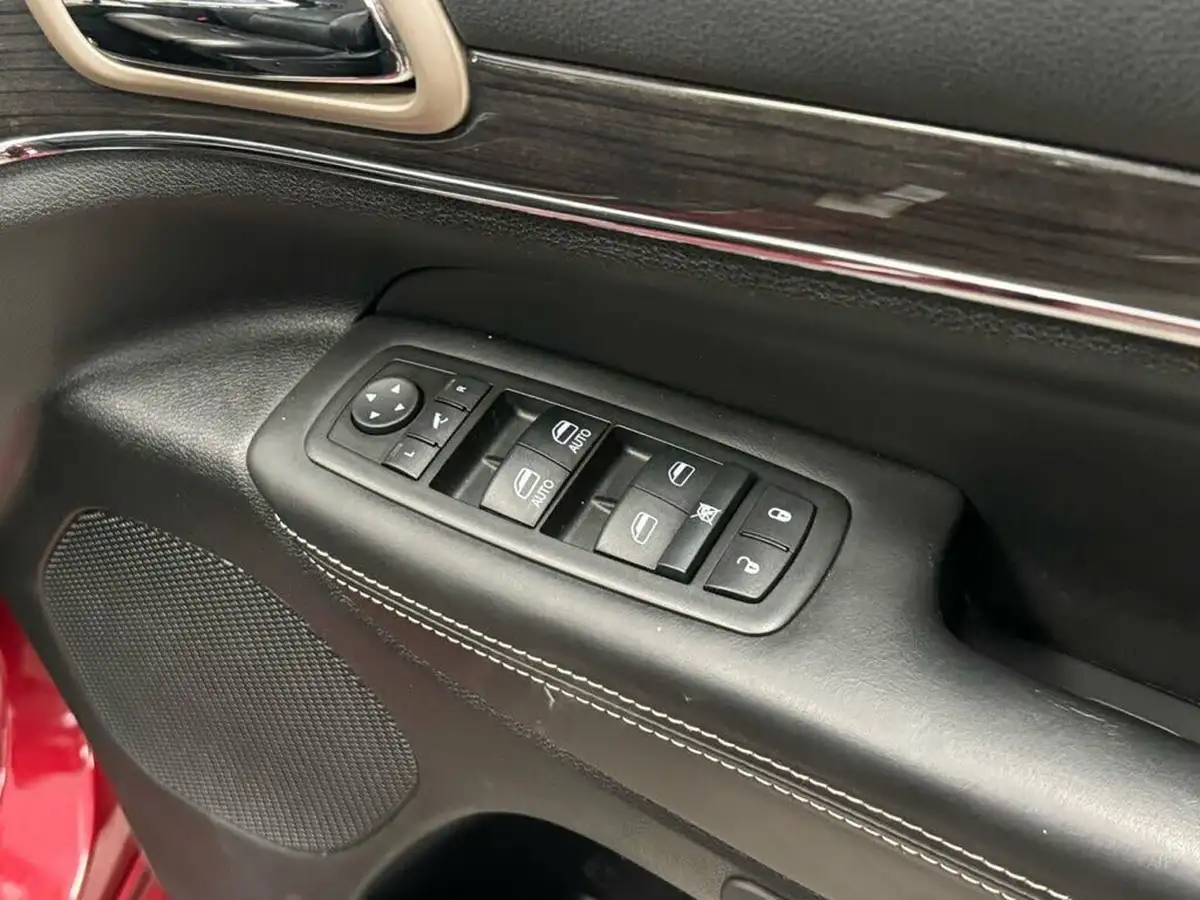 2015-jeep-grand-cherokee-30crd-overland-big-24