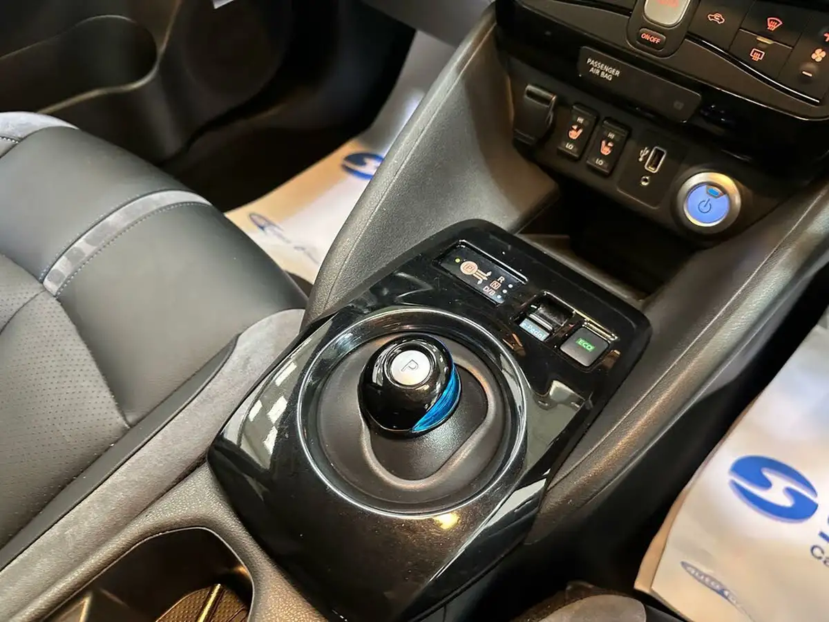2019-nissan-leaf-e-tekna-big-11