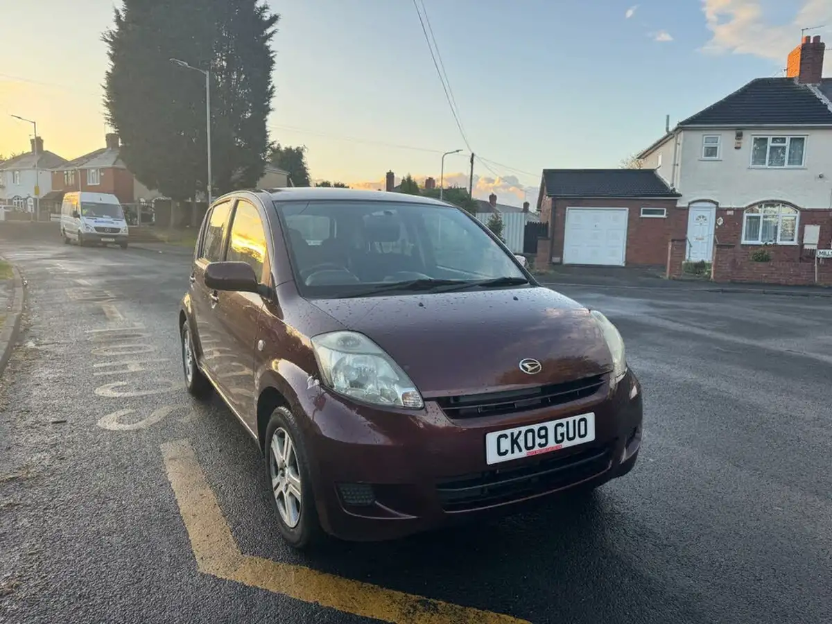 2009-daihatsu-sirion-10-se-big-0