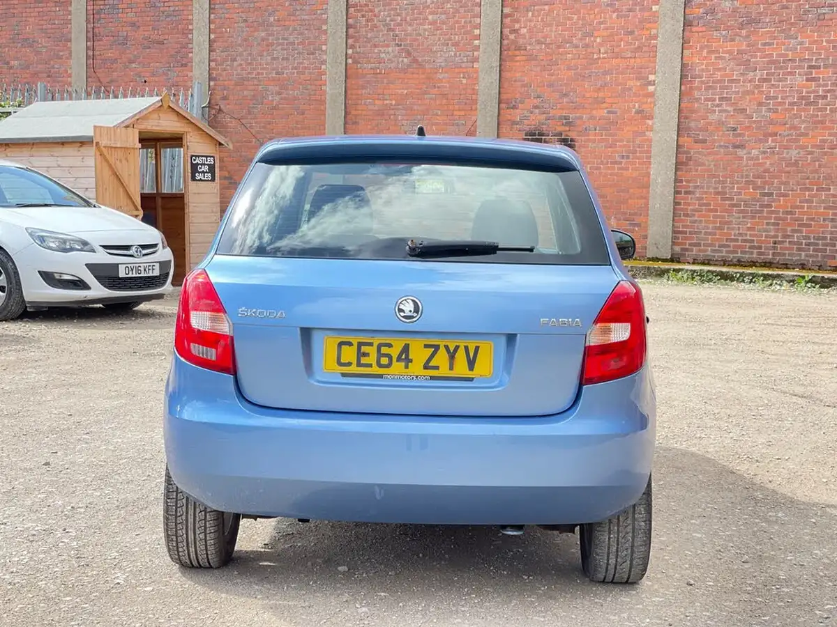 2014-skoda-fabia-12-se-12v-69ps-hatchback-1198cc-big-8