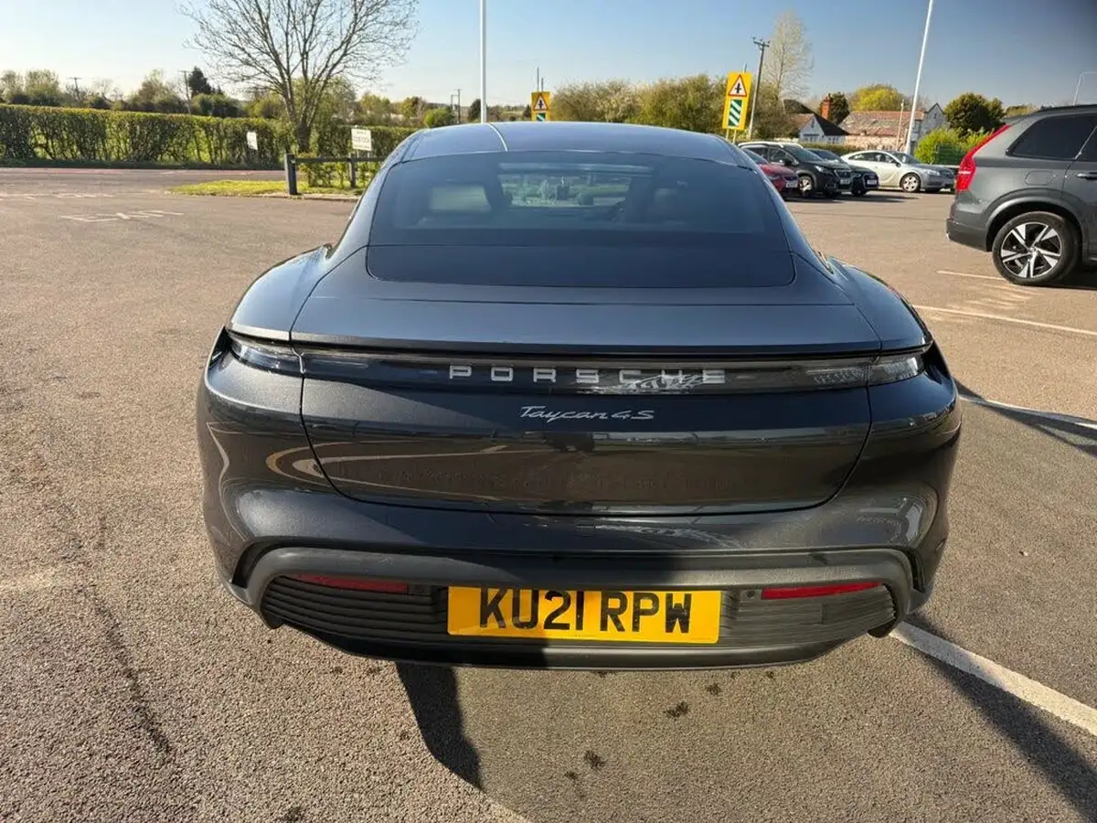 2021-porsche-taycan-e-4s-530ps-big-5