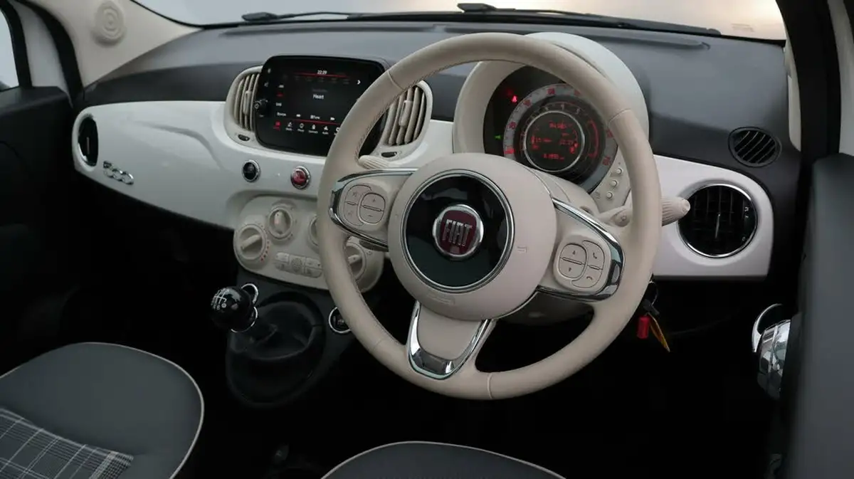 2020-fiat-500-10-lounge-big-9