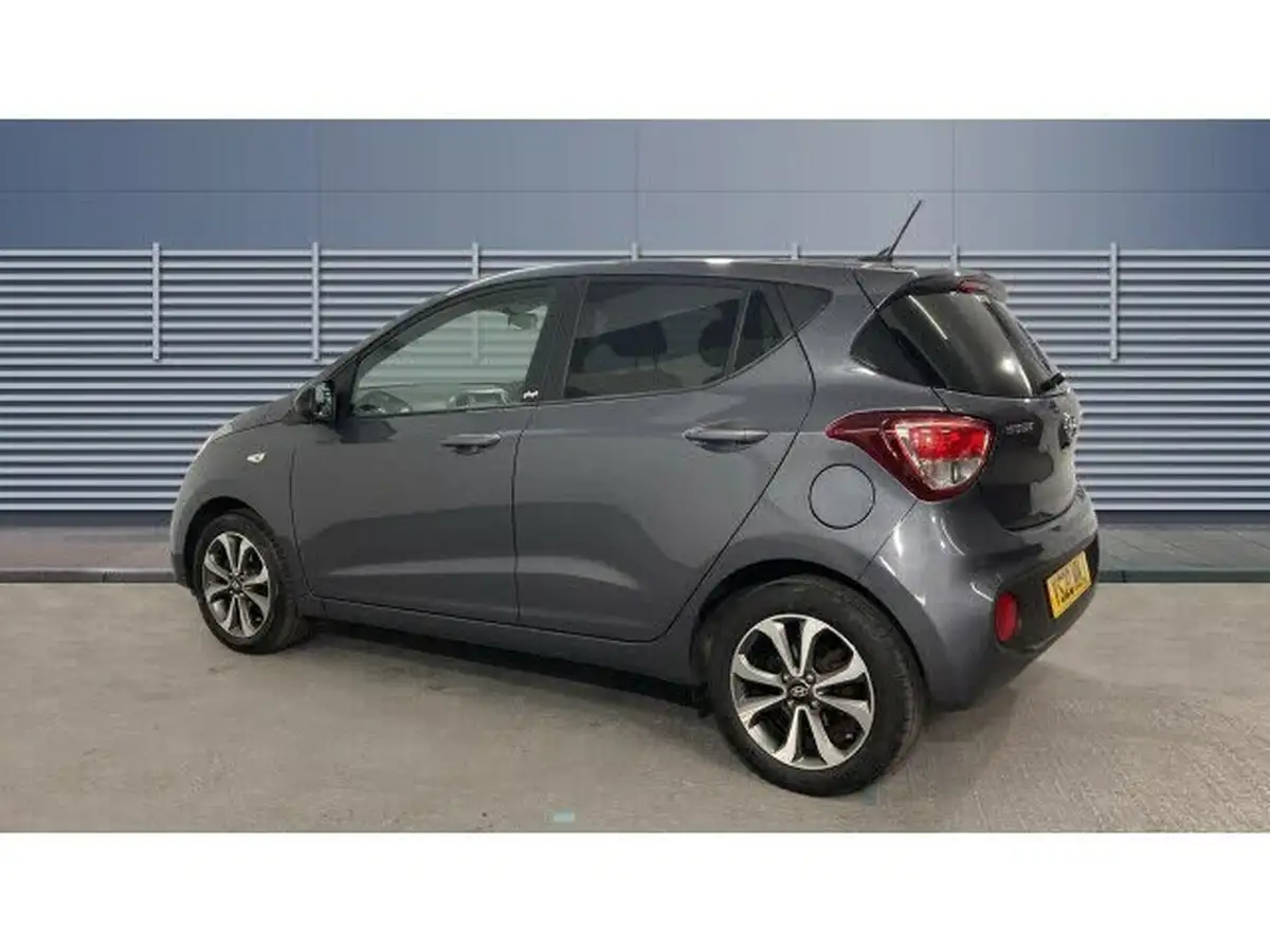 2020-hyundai-i10-10-play-big-1